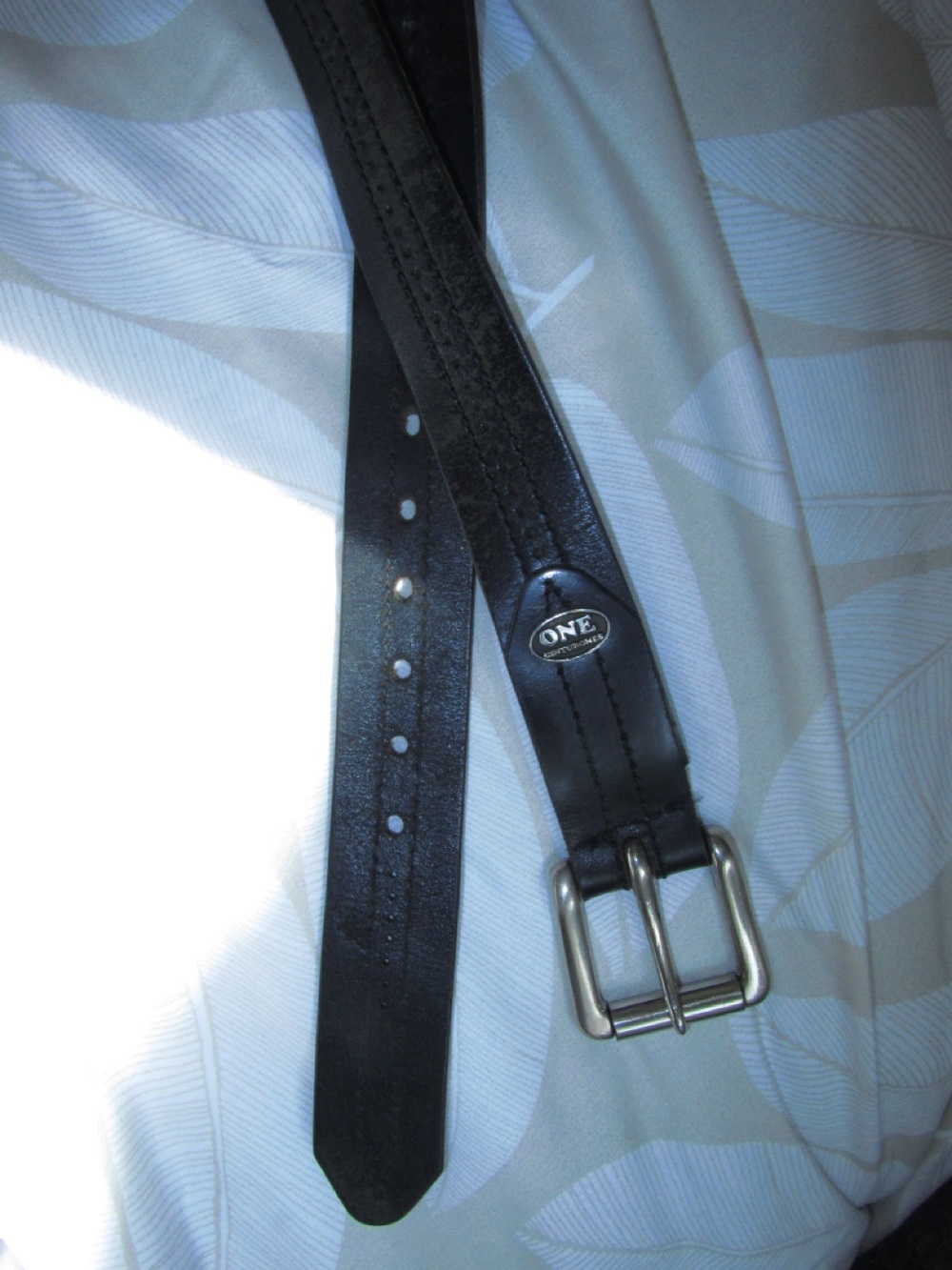 Black Leather Belt with Silver Buckle - One Cinturones